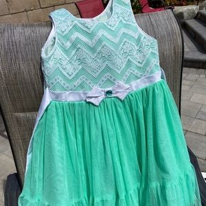 Girls dress